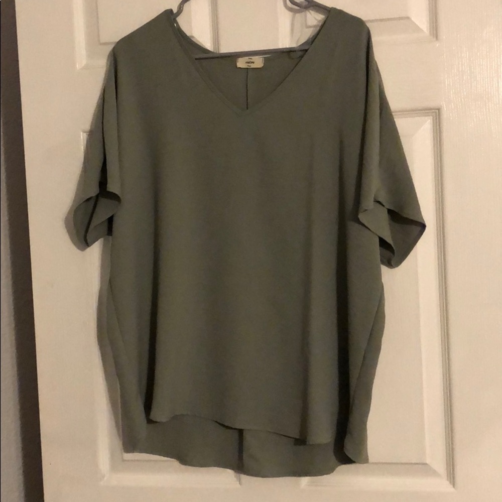 Oversized flowy leggings blouse